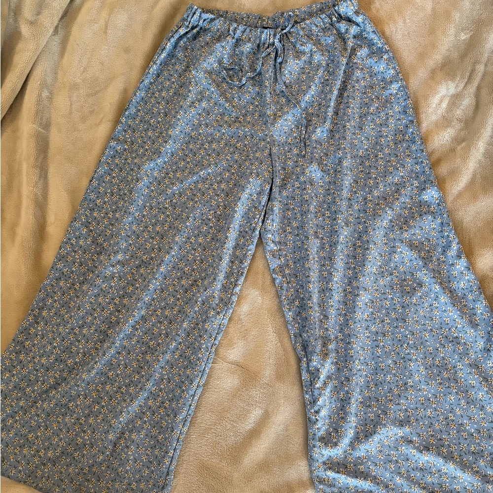 SHEIN Baby Blue Daisy-Print Wide Leg Pants